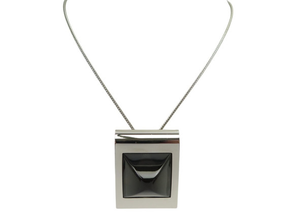 collier hermes pendentif medor pierre noir chaine