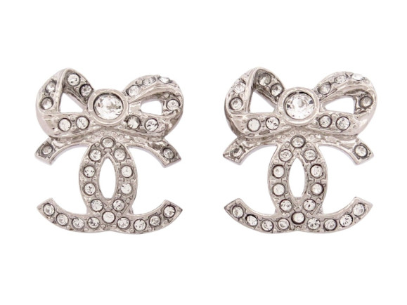 boucles d'oreilles chanel logo cc noeud et strass