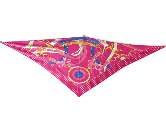  foulard hermes pointu triangle la promenade du