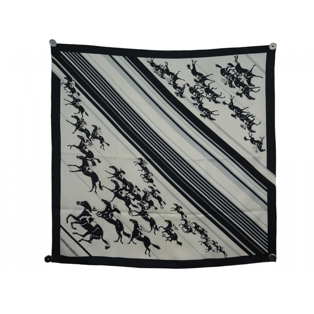 FOULARD HERMES LES COURSES GIRONIERE CARRE 90 EN SOIE BLEU BLANC SILK SCARF 530€