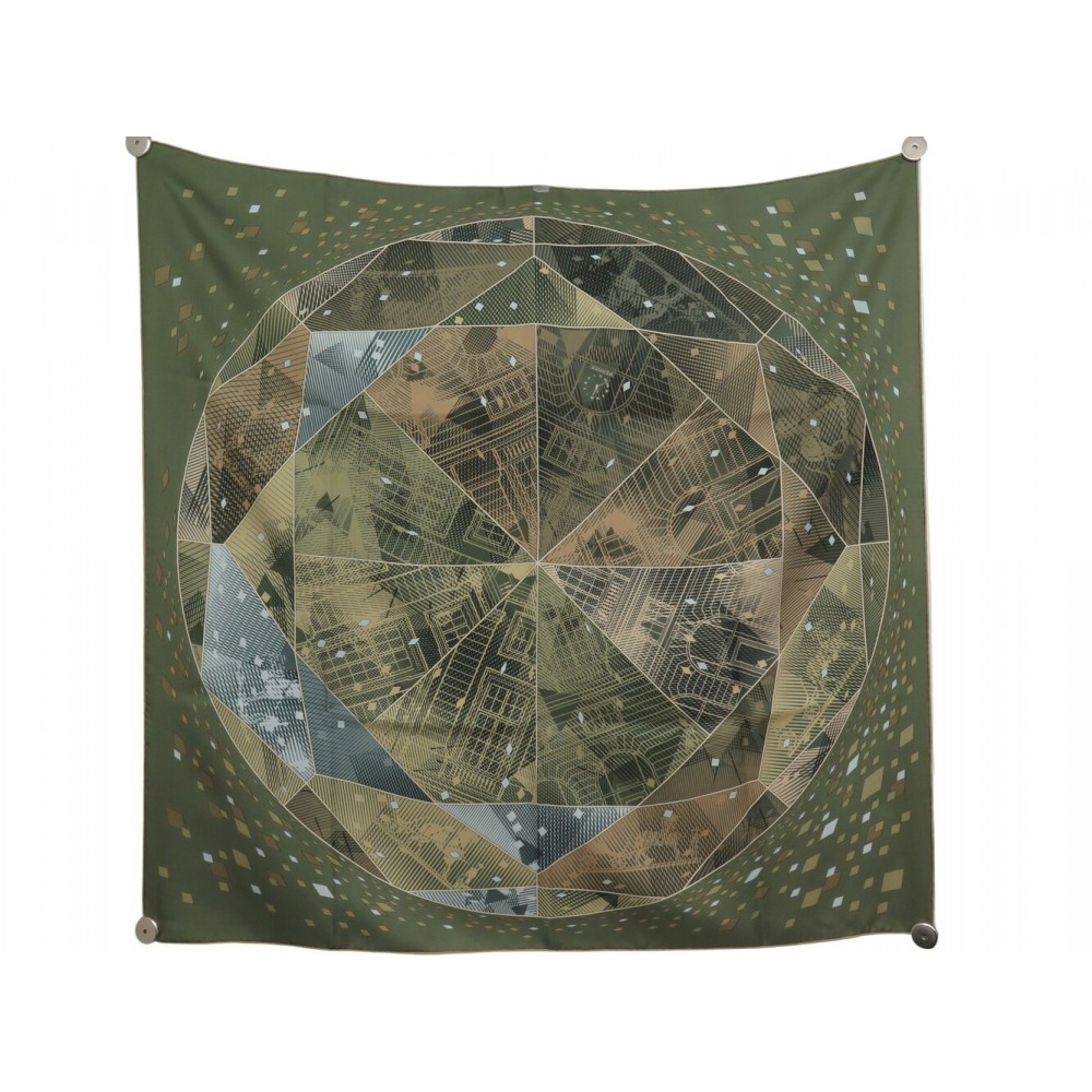 NEUF FOULARD HERMES FAUBOURG BY NIGHT B. EMERY EN SOIE KAKI CARRE 90 SCARF 530€
