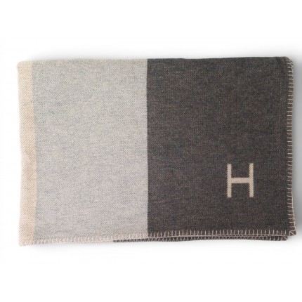 NEUF PLAID HERMES JETEE DE CANAPEE CASAQAQUE LAINE ET CACHEMIRE 200x150CM 1590€