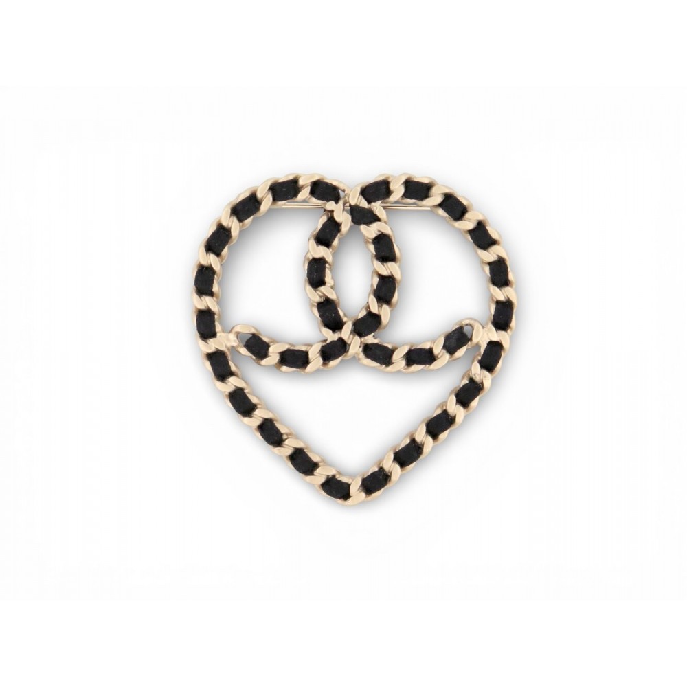 NEUF BROCHE CHANEL COEUR LOGO CC CHAINE ENTRELACEE SATIN EN METAL DORE BROOCH