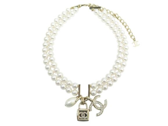  collier chanel choker cadenas logo cc strass