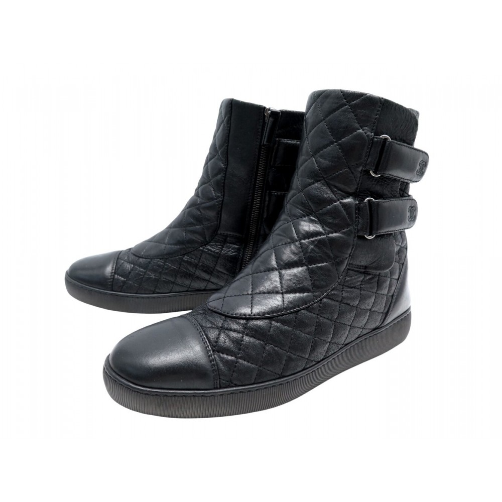 BOTTINES CHANEL G29394 40 EN CUIR MATELASSE NOIR A SCRATCH LOGO CC BOOTS 1700€