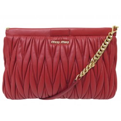 NEUF SAC A MAIN MIU MIU POCHETTE BANDOULIERE EN CUIR NAPPA ROUGE HAND BAG 2400€