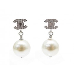NEUF BOUCLES D'OREILLES CHANEL A36138 LOGO CC PERLES STRASS PEARL EARRINGS 750€