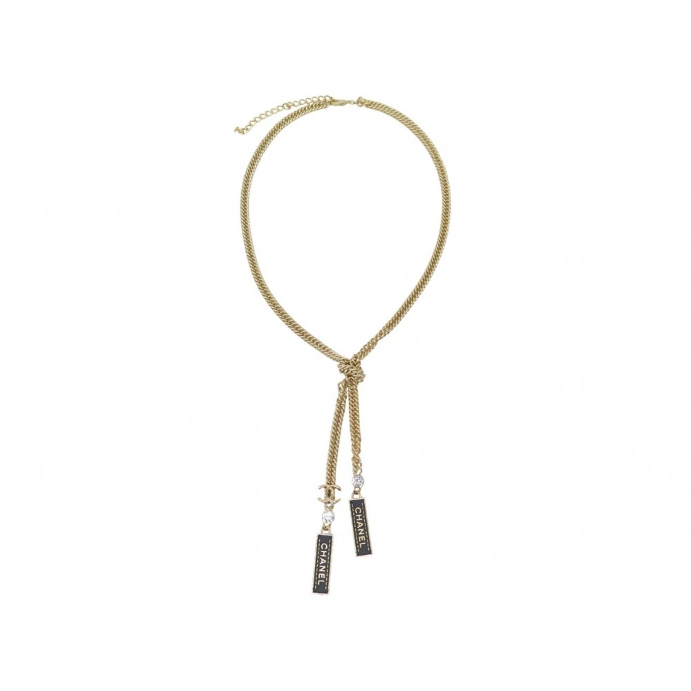 NEUF COLLIER CHANEL PENDENTIF PLAQUE LOGO CC CUIR 66 - 76CM DORE NECKLACE 1600€