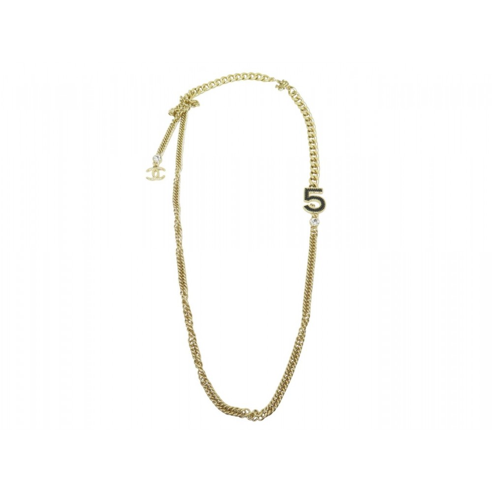NEUF COLLIER CHANEL LOGO CC PLAQUE NUMERO 5 METAL DORE 2023 BOITE NECKLACE 1600€