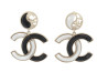 boucles d'oreilles chanel pendantes logo cc cha