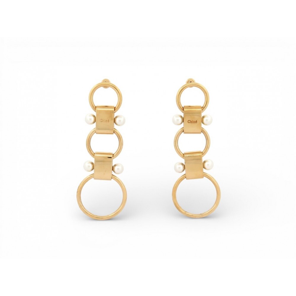 BOUCLES D'OREILLES CHLOE PENDANTES ANNEAUX PERLES EN METAL DORE EARRINGS 450€