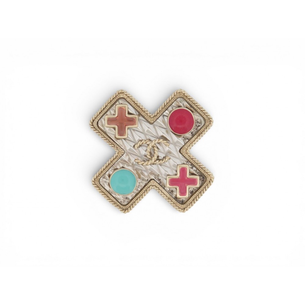 BROCHE CHANEL CROIX 2017 AVEC PIERRES ET METAL DORE LOGO CC METAL BROOCH 1350€