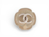  broche chanel fleur logo cc metal argente laque