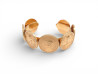 bracelet chanel manchette medaillons coco logo