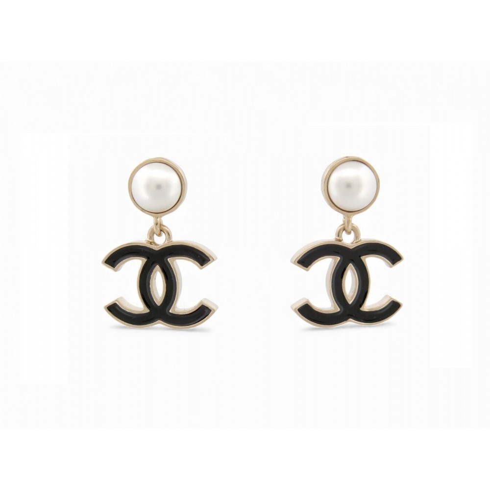 NEUF BOUCLES D'OREILLES CHANEL PENDANTES LOGO CC & PERLES STRASS EARRINGS 750€