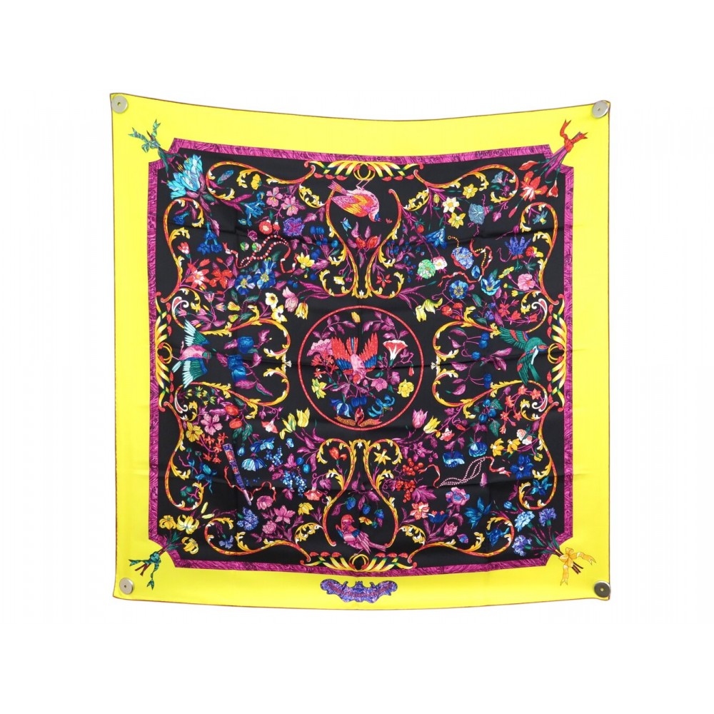 NEUF FOULARD HERMES PIERRES D'ORIENT ET D'OCCIDENT ZOE PAUWELS SOIE JAUNE 580€