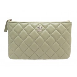 NEUF TROUSSE CHANEL POCHETTE CLASSIQUE CUIR MATELASSE VERT LEATHER POUCH 980€