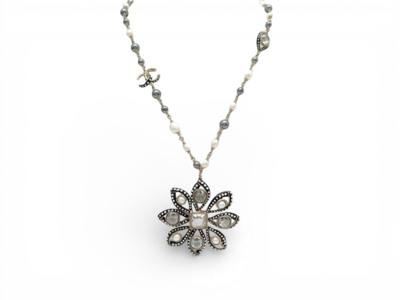 collier chanel perles pendentif fleur avec pierres