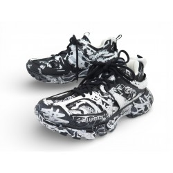 NEUF CHAUSSURES BALENCIAGA TRACK GRAFFITI 542436 40 IT 41 FR SNEAKERS SHOES 950€
