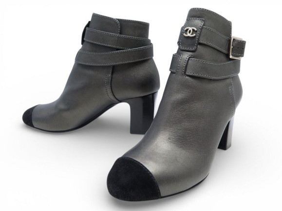  chaussures chanel bottines a talons logo cc