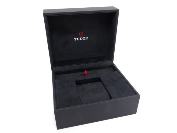 boite tudor montre pelagos black bay 51433.64