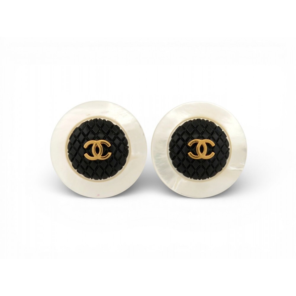 VINTAGE BOUCLES D'OREILLES CHANEL PUCES RONDES LOGO CC 1960 1965 NACRE EARRINGS