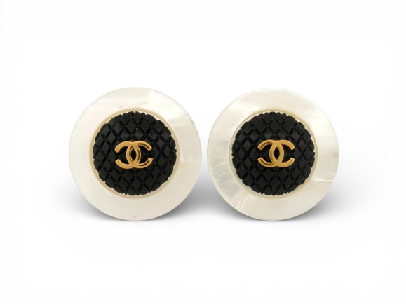  boucles d'oreilles chanel puces rondes logo cc