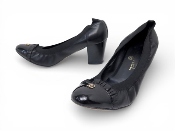 chaussures chanel ballerines souple a talons logo cc