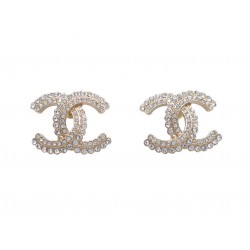 NEUF BOUCLES D'OREILLES CHANEL LOGO CC & STRASS EN METAL DORE GOLD EARRINGS 850€