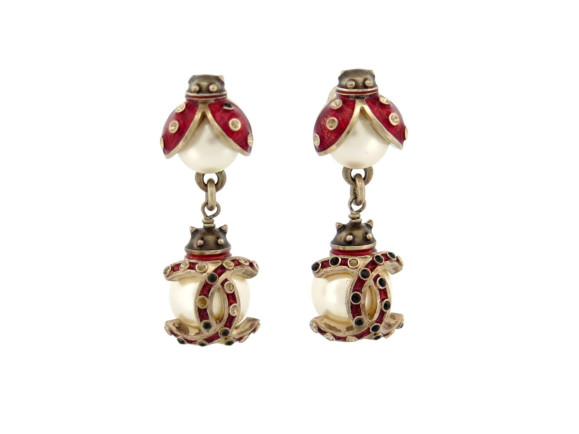  boucles d'oreilles chanel logo cc coccinelle