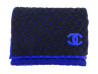 echarpe chanel logo cc en cachemire noire bleue