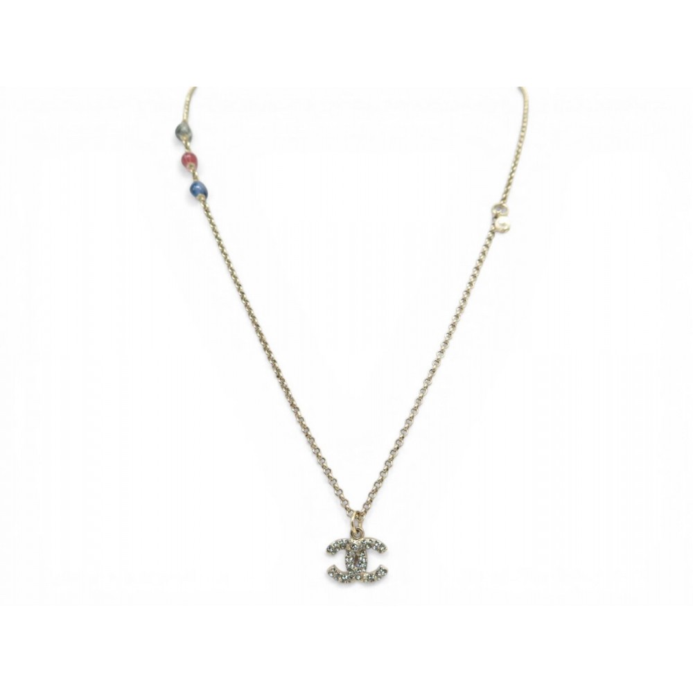 NEUF COLLIER CHANEL LOGO CC STRASS PERLES MULTICOLORES 59.5CM DORE NECKLACE 830€