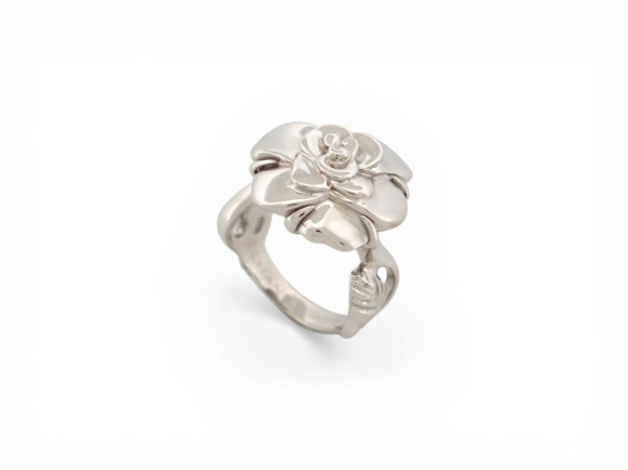 bague chanel fleurs camelia en or blanc gris 18k 10gr