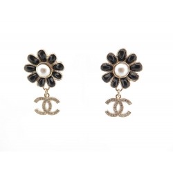 NEUF BOUCLES D'OREILLES CHANEL FLEUR & LOGO CC METAL DORE FLOWER EARRINGS 645€