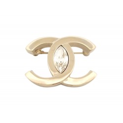 BROCHE CHANEL LOGO CC 2023 AC PIERRE CRISTAL EN METAL DORE CRYSTAL BROOCH 650€