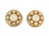  boucles d'oreilles chanel perles metal dore