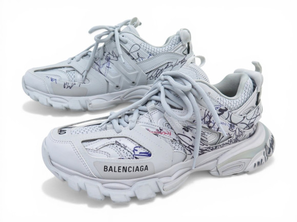 chaussures balenciaga track graffiti 542436 40 it