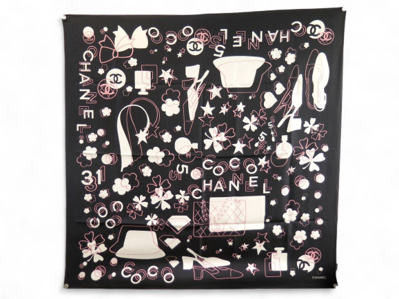 foulard chanel cc parfum chapeau sac carre 90 en