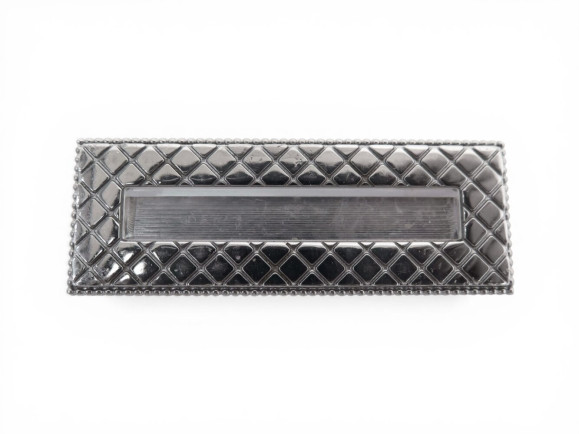  broche chanel badge porte nom metal matelasse