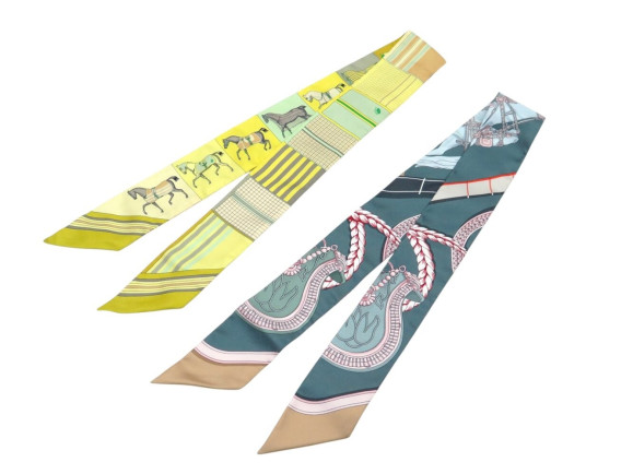 lot 2 foulard hermes twilly couvertures tenues