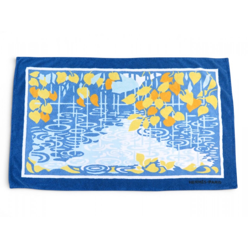 NEUF SERVIETTE DE BAIN HERMES DRAP DE PLAGE FEUILLES SUR UN LAC BEACH TOWEL 620€