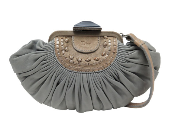 sac a main christian dior pochette en cuir plisse gris