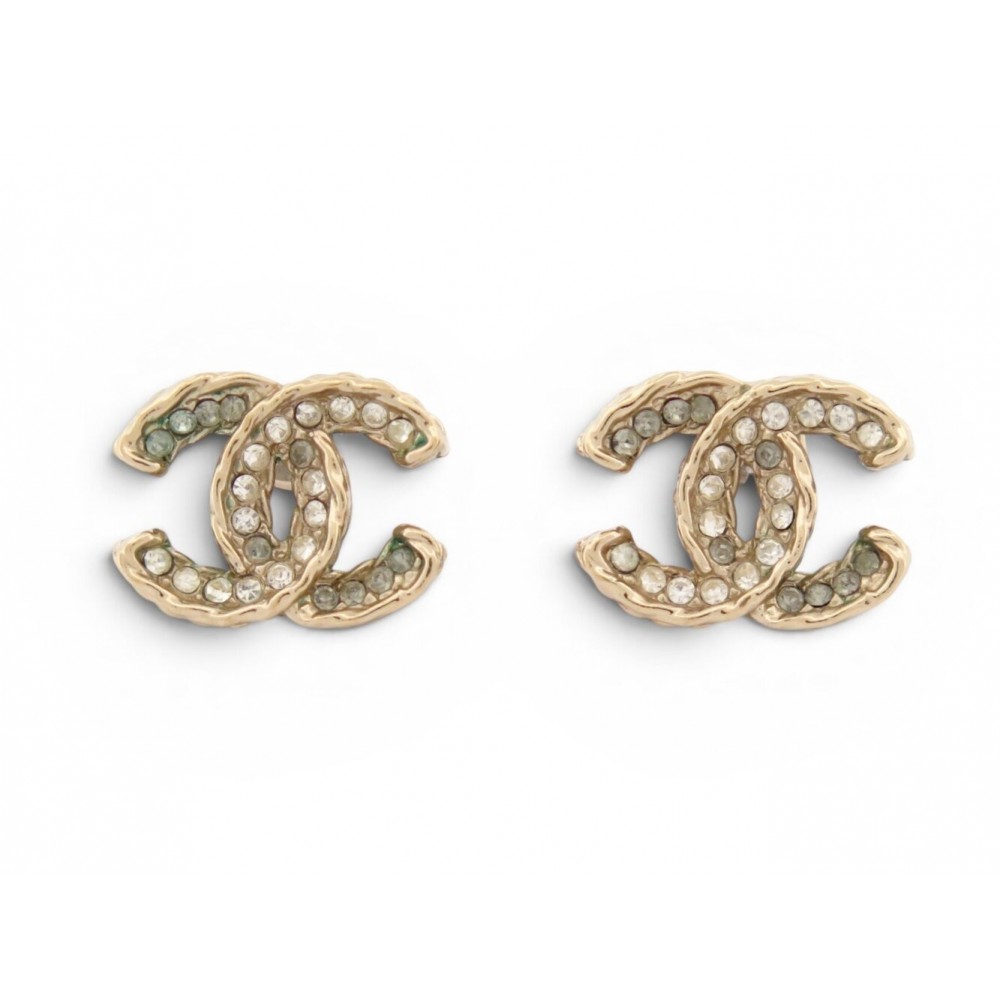 BOUCLES D'OREILLES CHANEL LOGO CC STRASS EN METAL DORE 2014 GOLDEN EARRINGS 800€