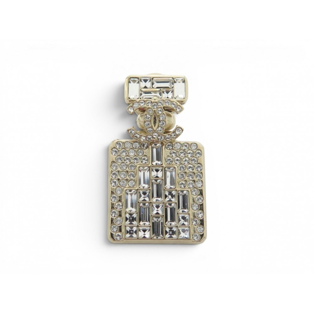 NEUF BROCHE CHANEL PINS BOUTEILLE PARFUM LOGO CC STRASS METAL DORE BROCHE 800€