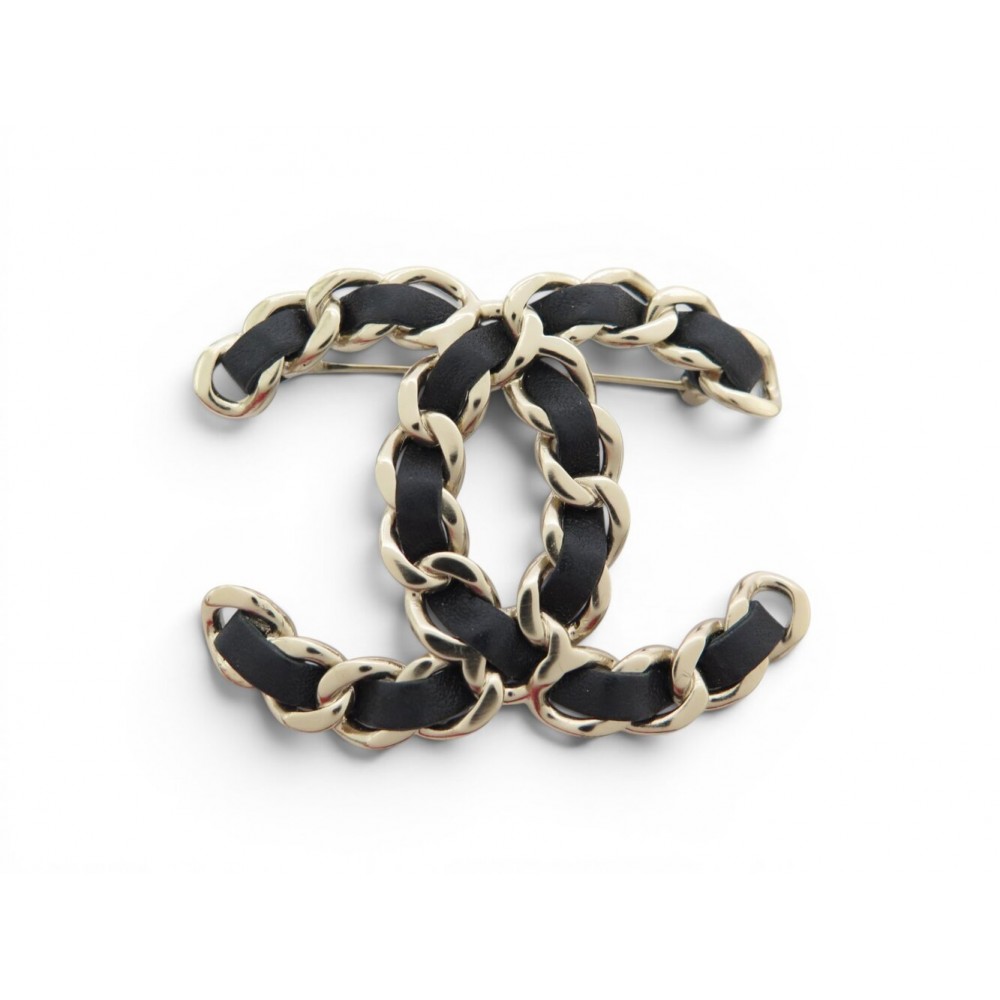 NEUF BROCHE CHANEL LOGO CC CUIR CHAINE ENTRELACEE METAL DORE GOLDEN BROOCH 820€