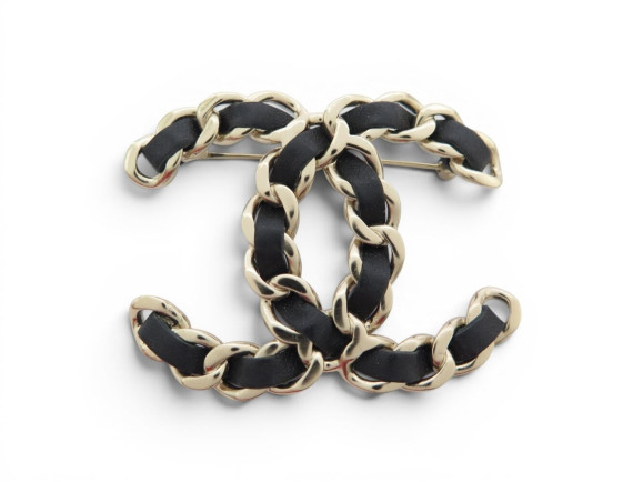 broche chanel logo cc cuir chaine entrelacee