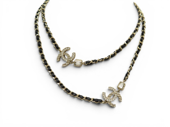 collier chanel sautoir logo cc strass metal dore cuir