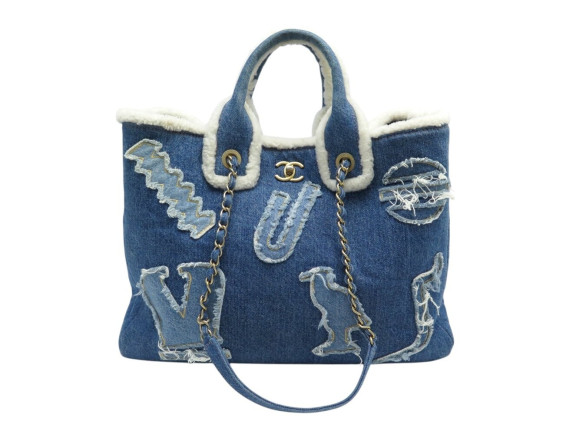 SAC A MAIN CHANEL DEAUVILLE HIEROGLYPHE EN DENIM BLEU & FOURRURE CABAS TOTE BAG