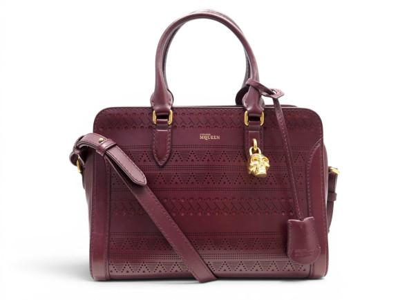 SAC A MAIN ALEXANDER MC QUEEN SKULL EN CUIR LASER CUT BANDOULIERE HAND BAG 2200€