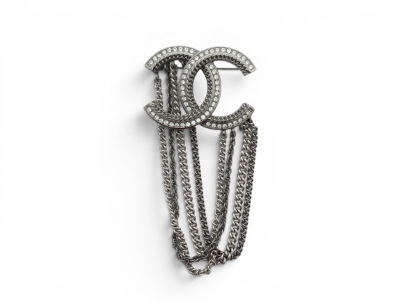 NEUF BROCHE CHANEL LOGO CC CHAINES PENDANTES METAL RUTHENIUM STRASS BROOCH 850€